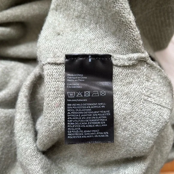 H&M Sweater! - Picture 4 of 4
